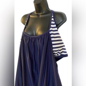 NWT Bloom Chic NAVy/WHT SWIM Top, 26 Winter Sale